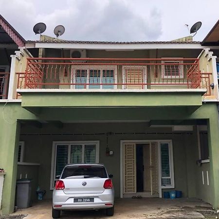 Nice Seremban 2 1/2 Storey House With 4 Rooms Exteriör bild