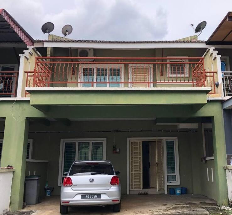 Nice Seremban 2 1/2 Storey House With 4 Rooms Exteriör bild